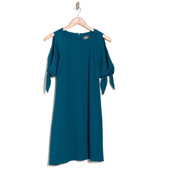 Vince Camuto - Picture 1 of 2